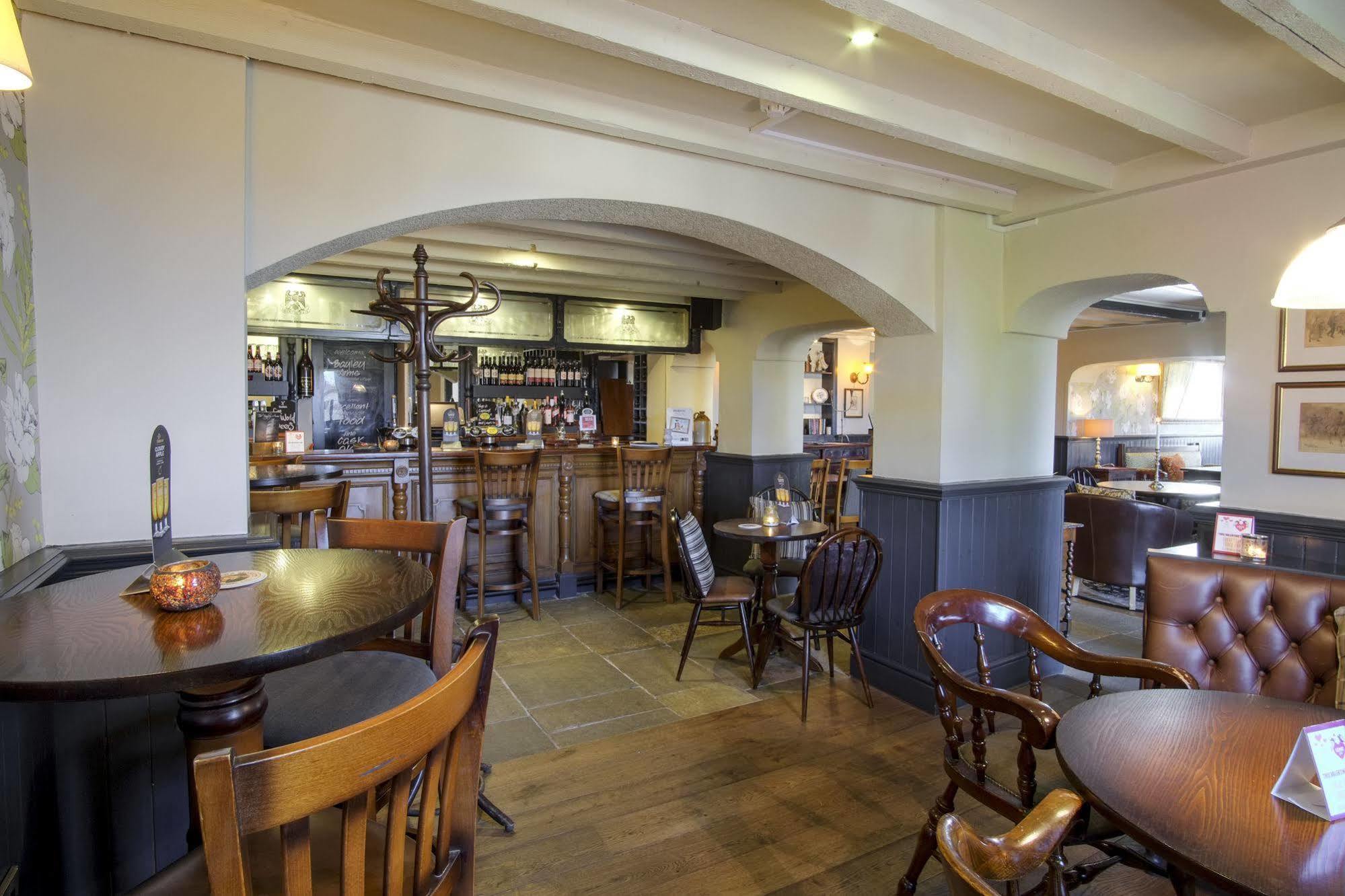 Bayley Arms Hotel Hurst Green  Exterior foto